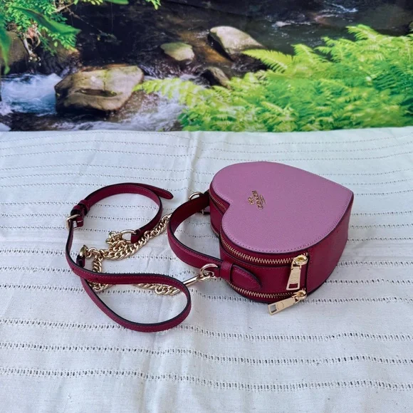 Coach RARE color block pink red HEART crossbody bag. NEW WITHOUT TAGS - Picture 9 of 16
